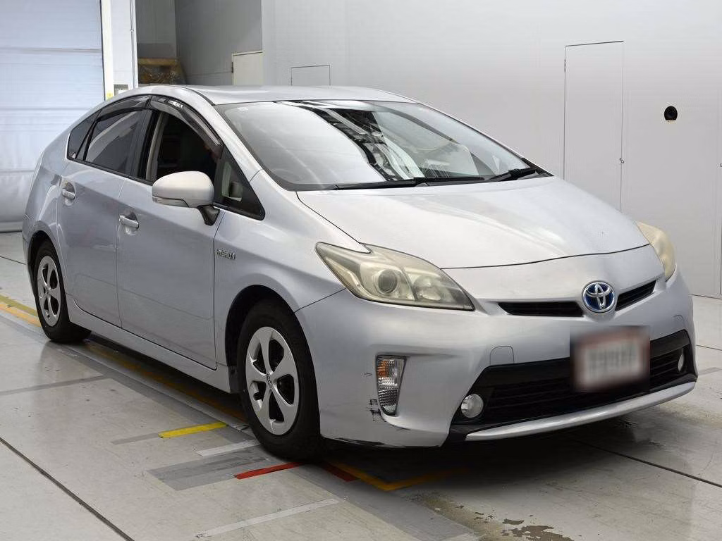 TOYOTA PRIUS