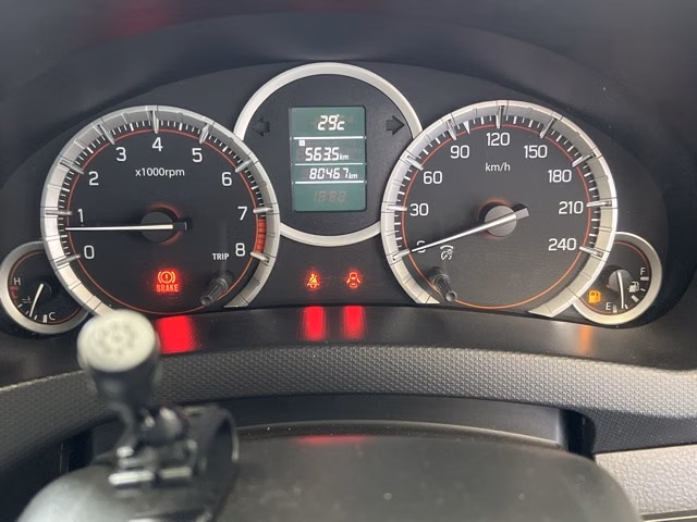 SUZUKI SWIFT