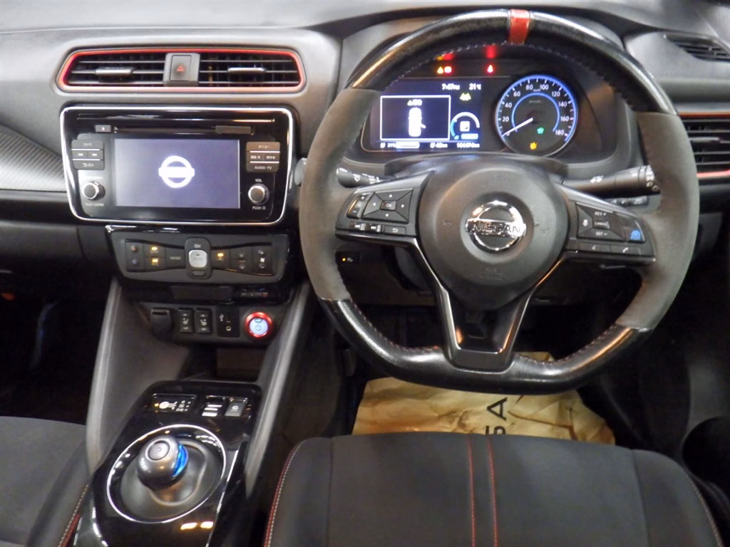 NISSAN LEAF