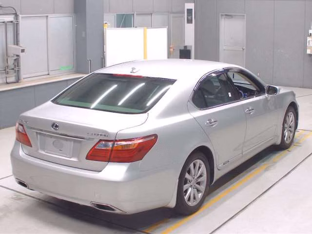 Lexus LS600h