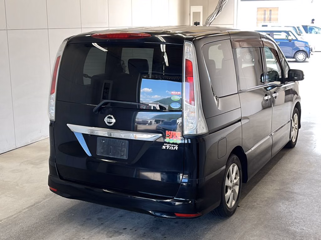 NISSAN SERENA