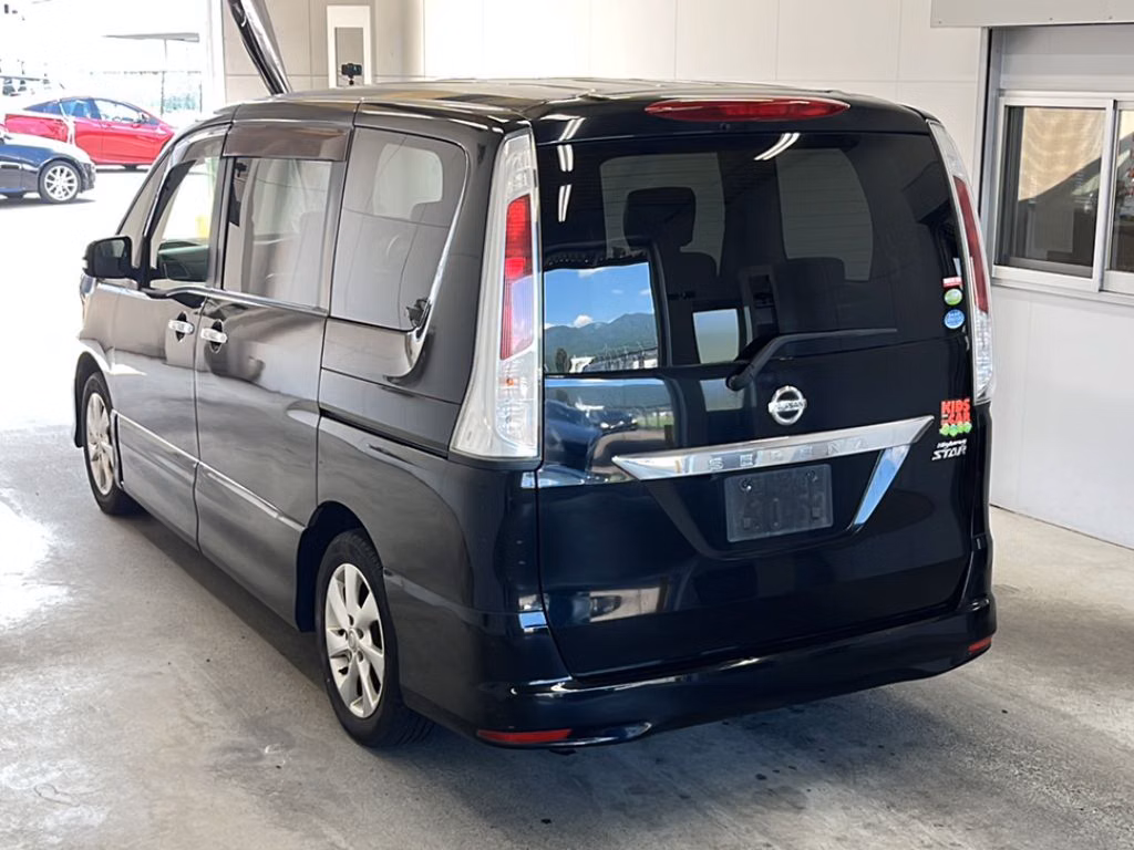 NISSAN SERENA