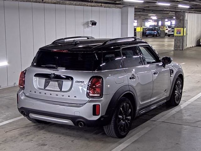 MINI CROSSOVER