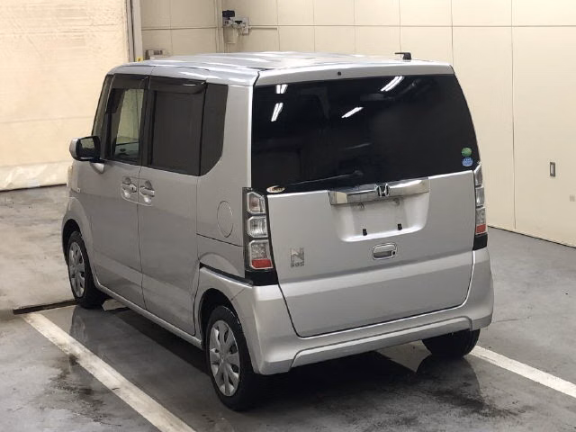 HONDA N-BOX