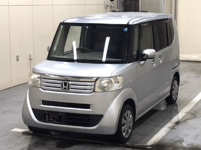 HONDA N-BOX