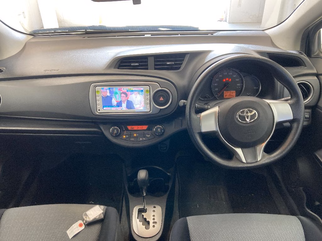 TOYOTA VITZ