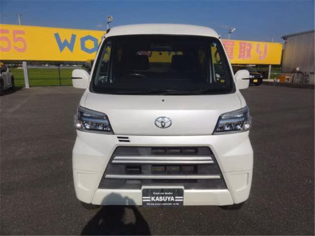TOYOTA PIXIS VAN