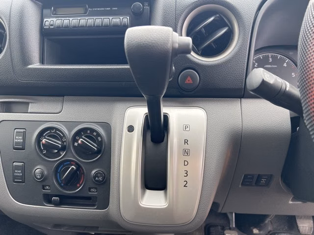 NISSAN NV350 CARAVAN