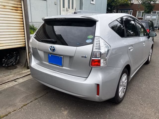 TOYOTA PRIUS ALPHA