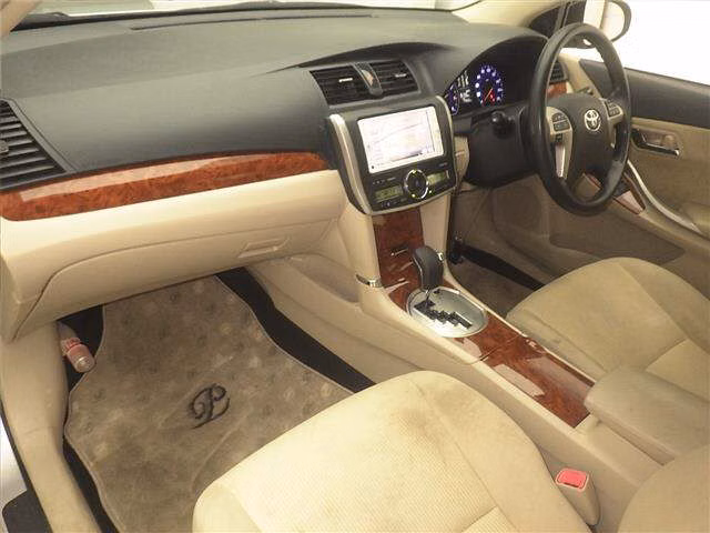 TOYOTA PREMIO