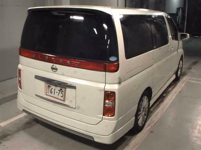 NISSAN ELGRAND