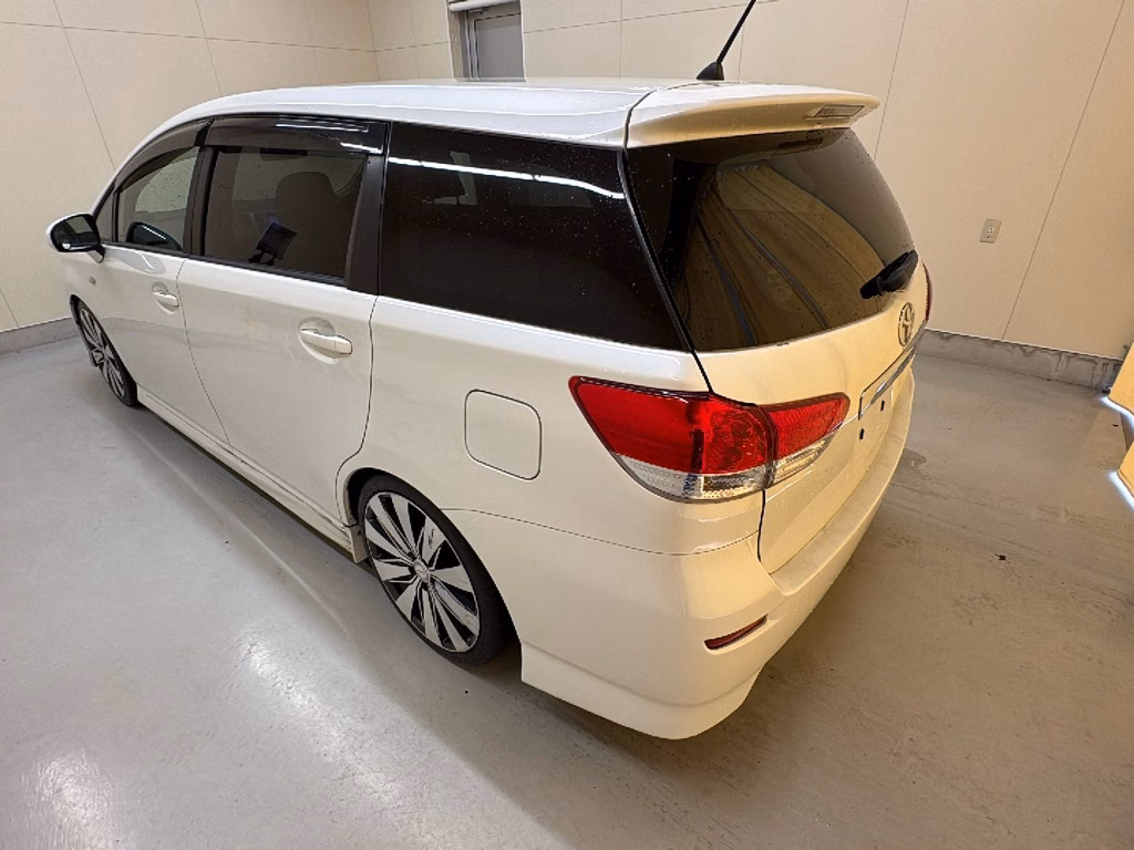 TOYOTA WISH