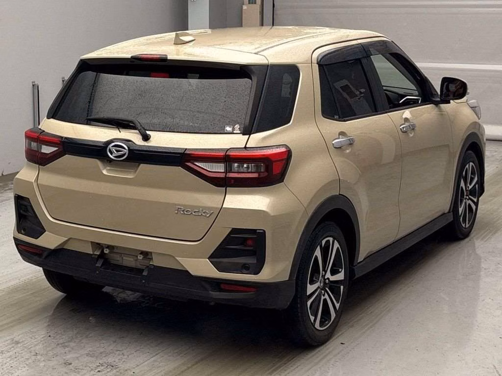 DAIHATSU ROCKY