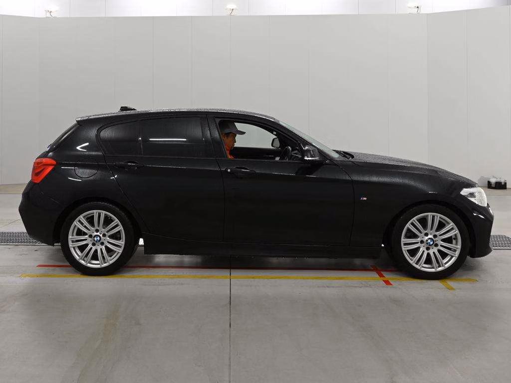 BMW 1-SERIES
