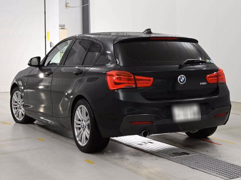 BMW 1-SERIES