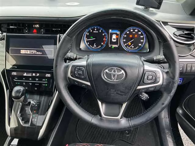 TOYOTA HARRIER