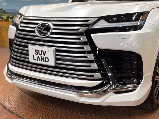 Lexus LX700h