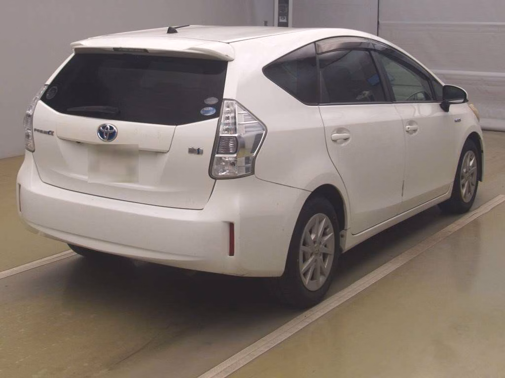 TOYOTA PRIUS ALPHA