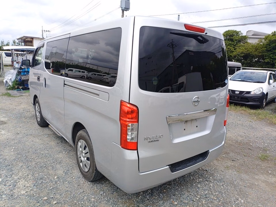 NISSAN NV350 CARAVAN