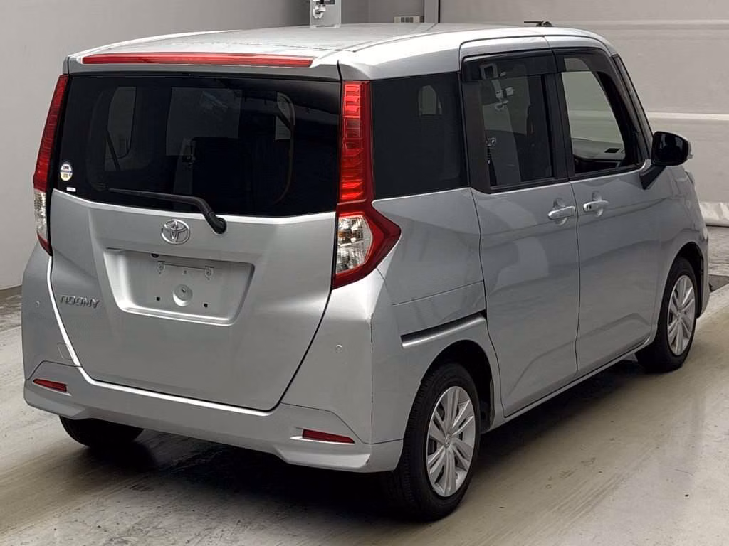 TOYOTA ROOMY