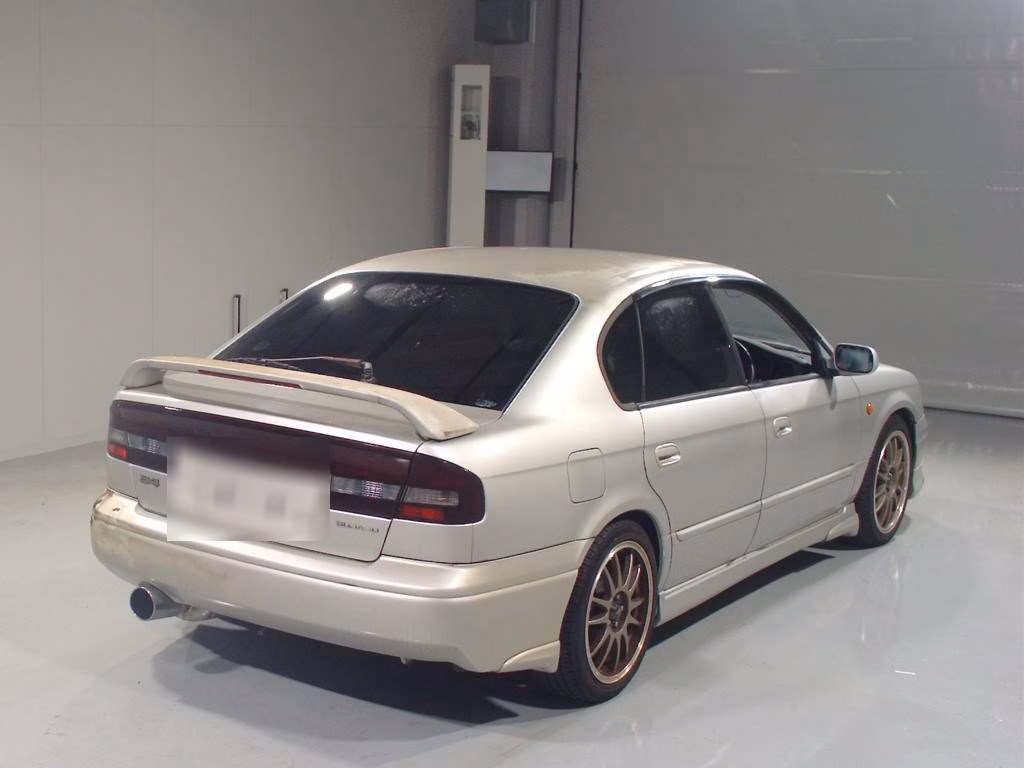 SUBARU LEGACY B4