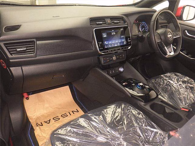 NISSAN LEAF