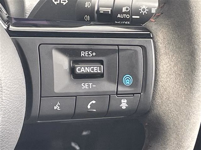 Nissan Aura