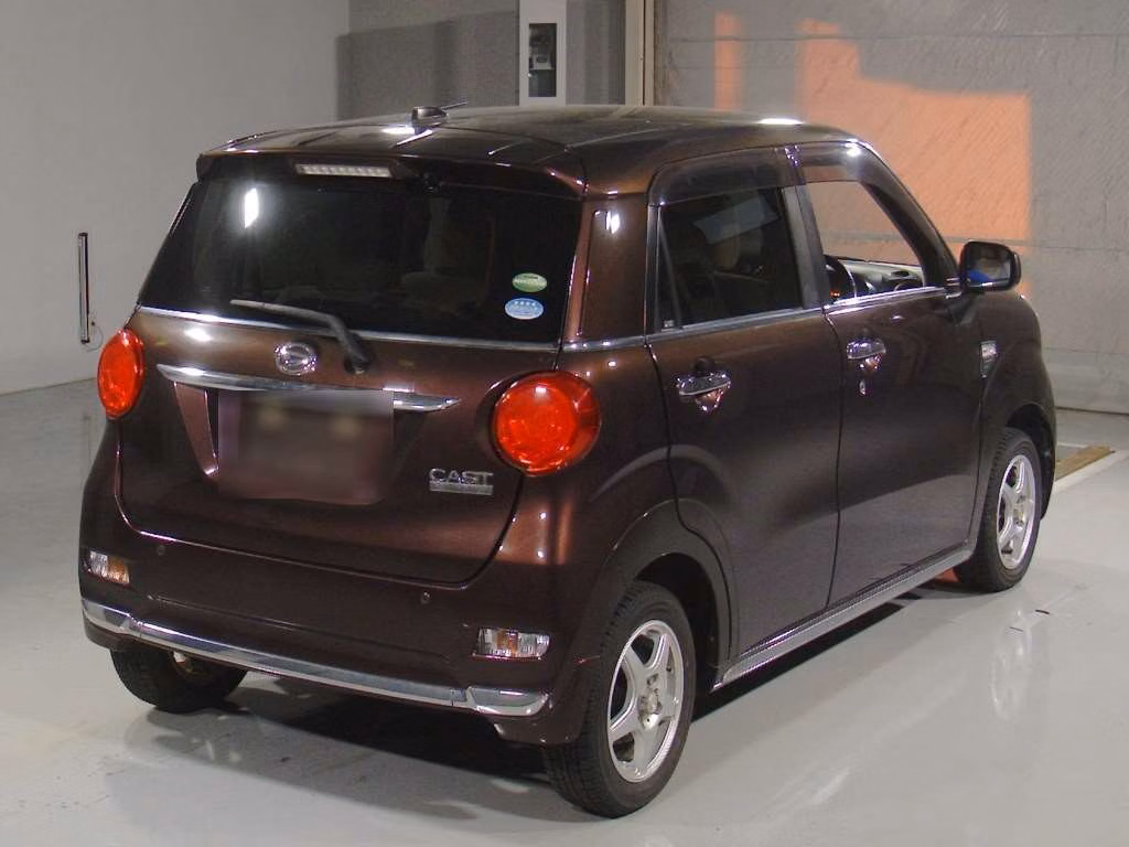 DAIHATSU CAST