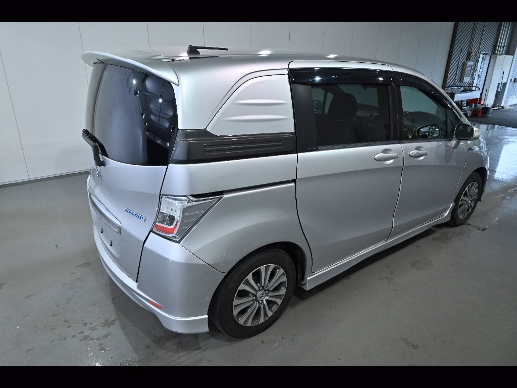 HONDA FREED SPIKE