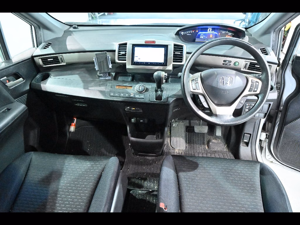 HONDA FREED SPIKE