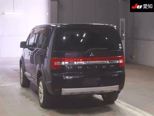 Mitsubishi Delica D:5