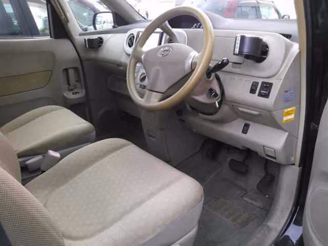 TOYOTA PORTE