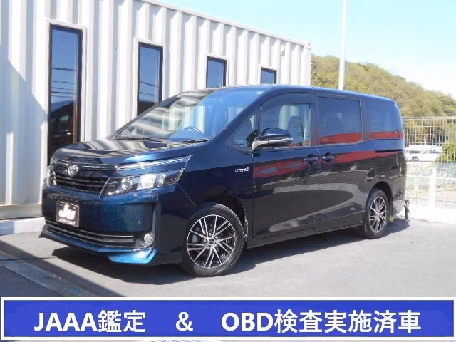 TOYOTA VOXY