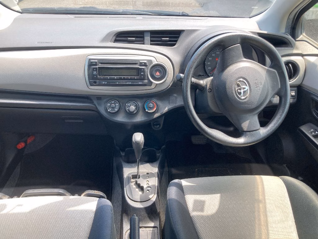TOYOTA VITZ
