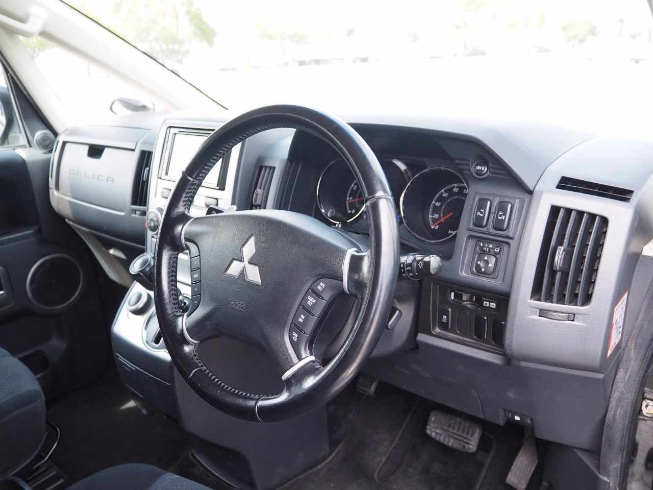 Mitsubishi Delica D:5