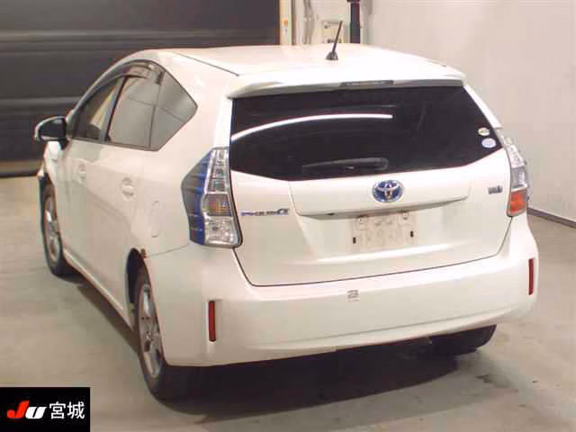 TOYOTA PRIUS ALPHA