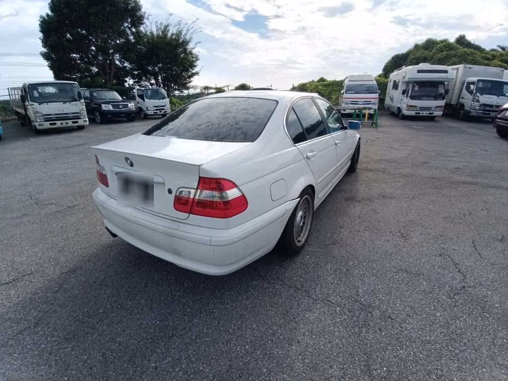 BMW 3-SERIES