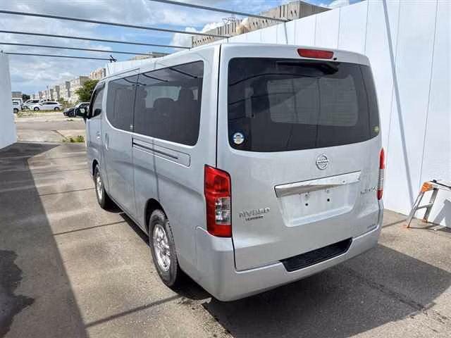 NISSAN NV350 CARAVAN