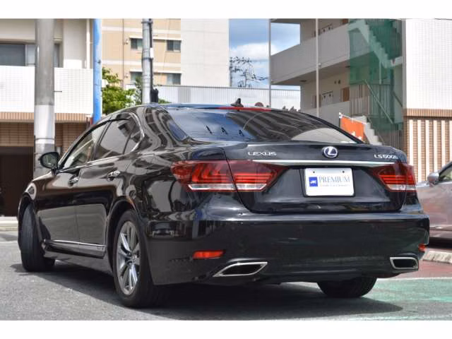 LEXUS LS600H