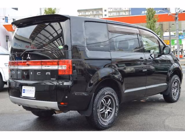 Mitsubishi Delica D:5