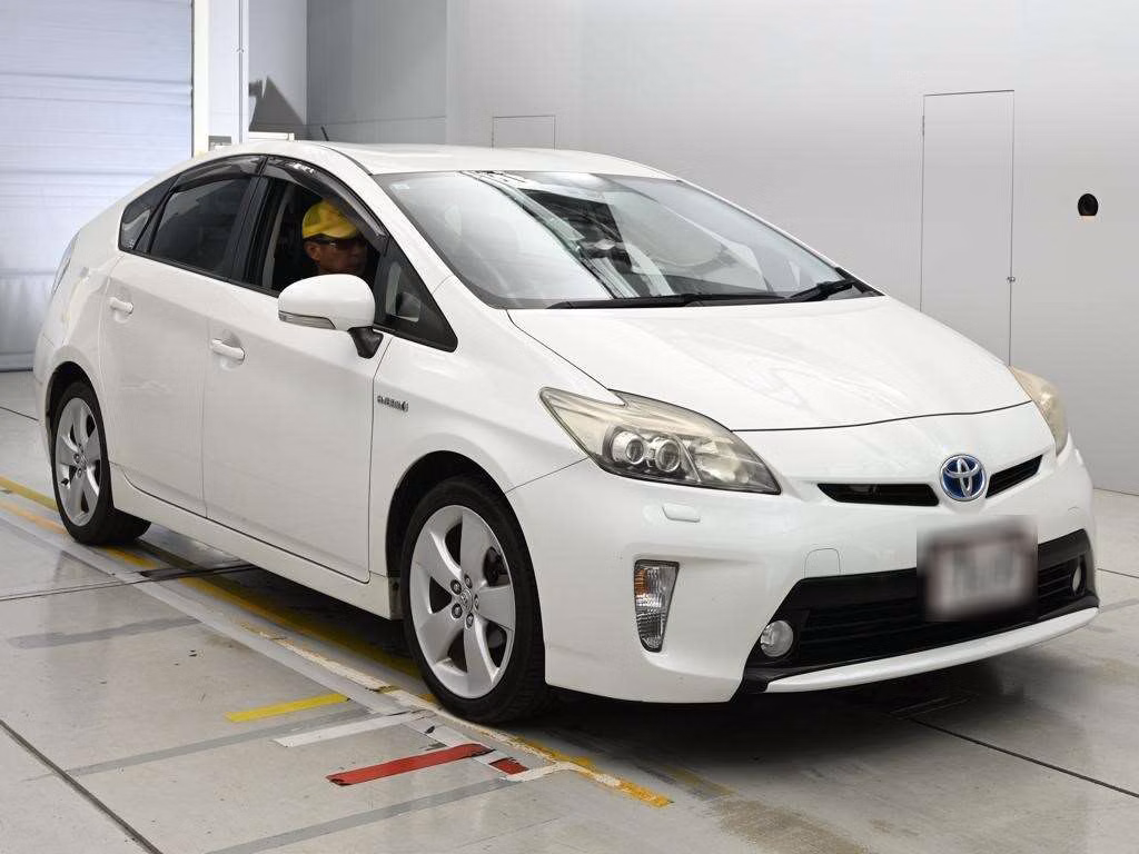 TOYOTA PRIUS