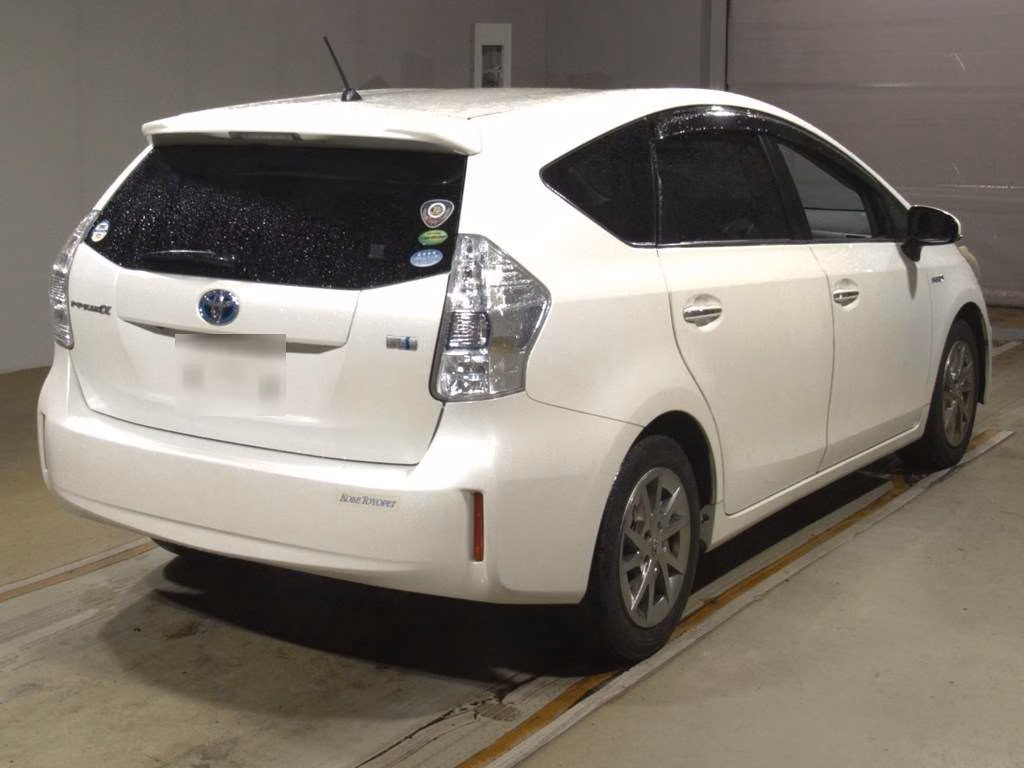 TOYOTA PRIUS ALPHA