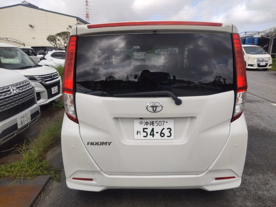 TOYOTA ROOMY