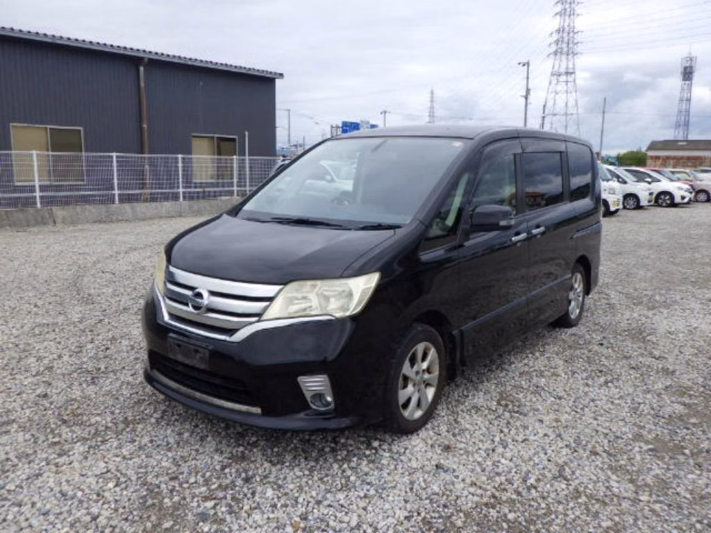 NISSAN SERENA