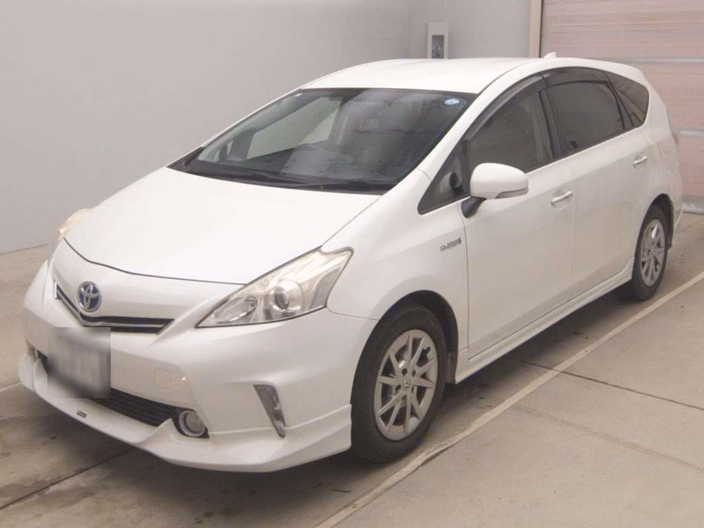 TOYOTA PRIUS ALPHA