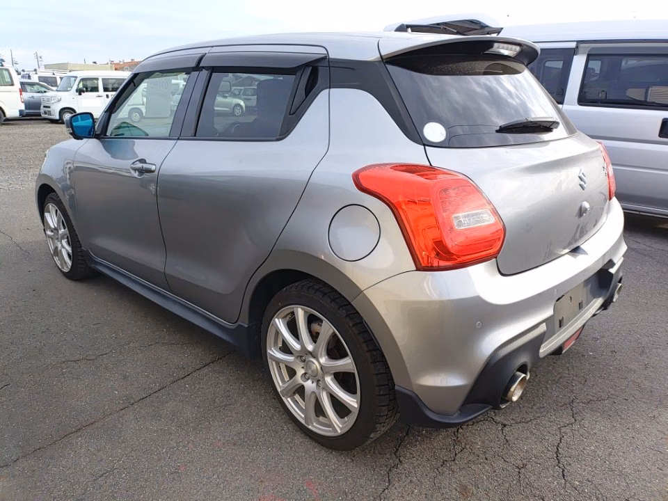 SUZUKI SWIFT