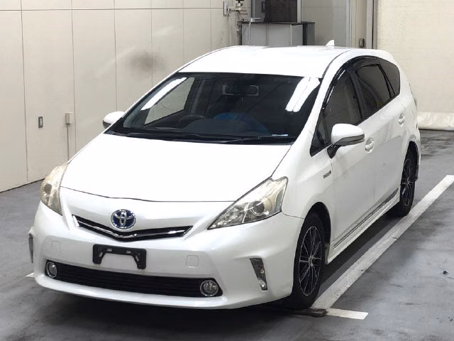 TOYOTA PRIUS ALPHA
