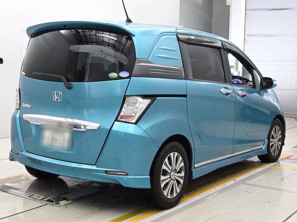 HONDA FREED SPIKE
