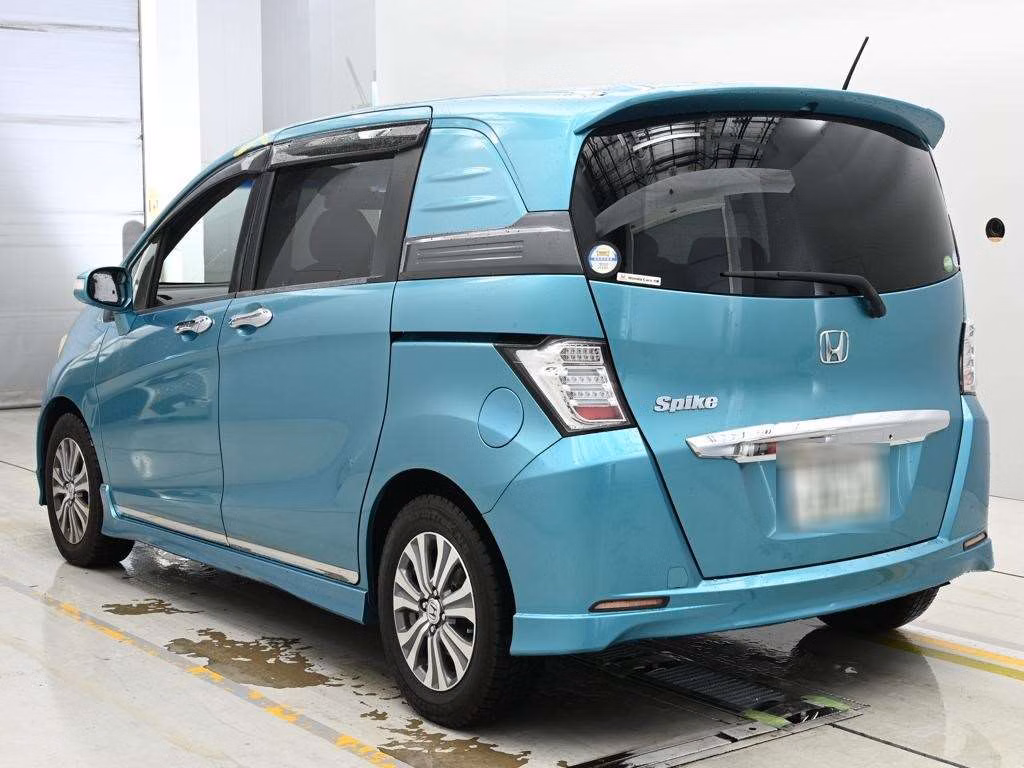 HONDA FREED SPIKE