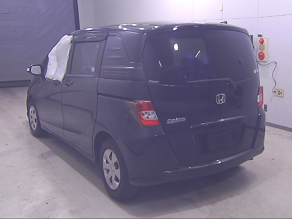 HONDA FREED SPIKE